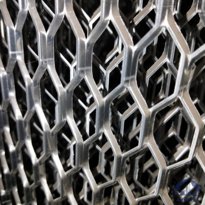 Алюминиевая декоративная просечно-вытяжная сетка 6х30х6,25 мм купить в Бийске